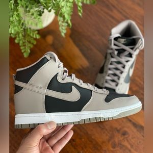 Nike Dunk High W Moon Fossil